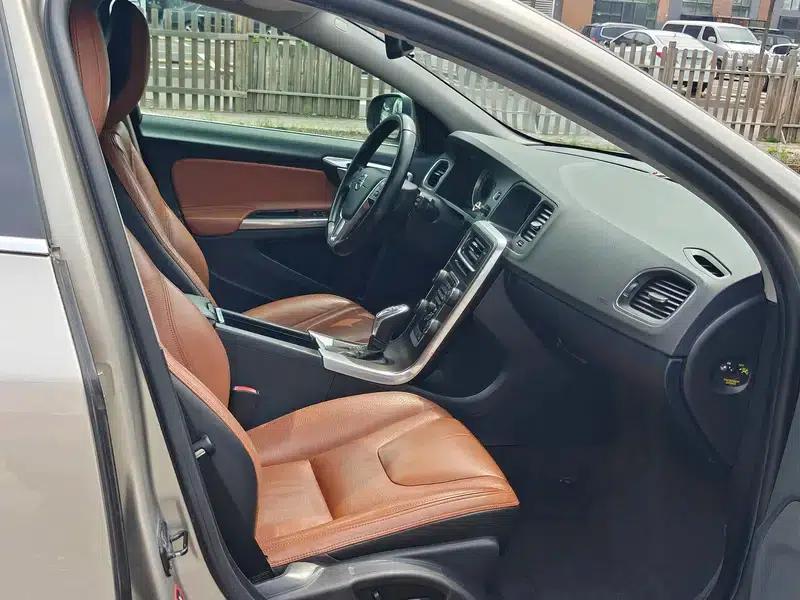 2013 Volvo V60 T5 Comfort Edition — миниатюра 13
