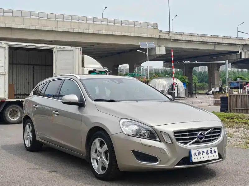 2013 Volvo V60 T5 Comfort Edition — миниатюра 3