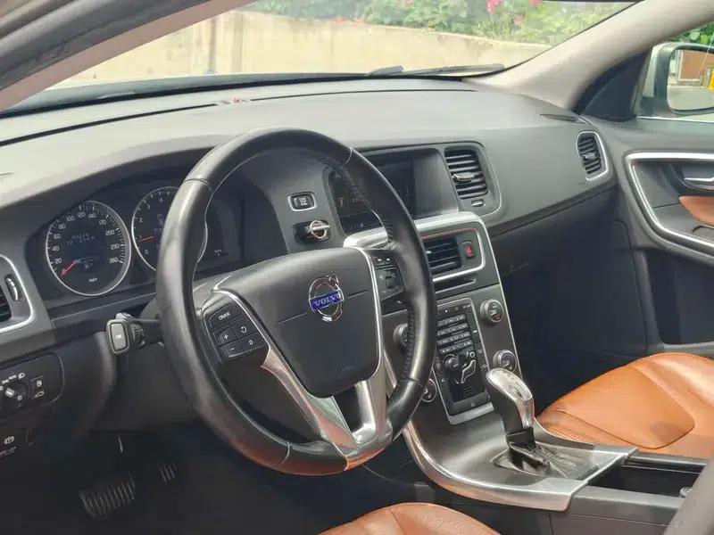 2013 Volvo V60 T5 Comfort Edition — миниатюра 25