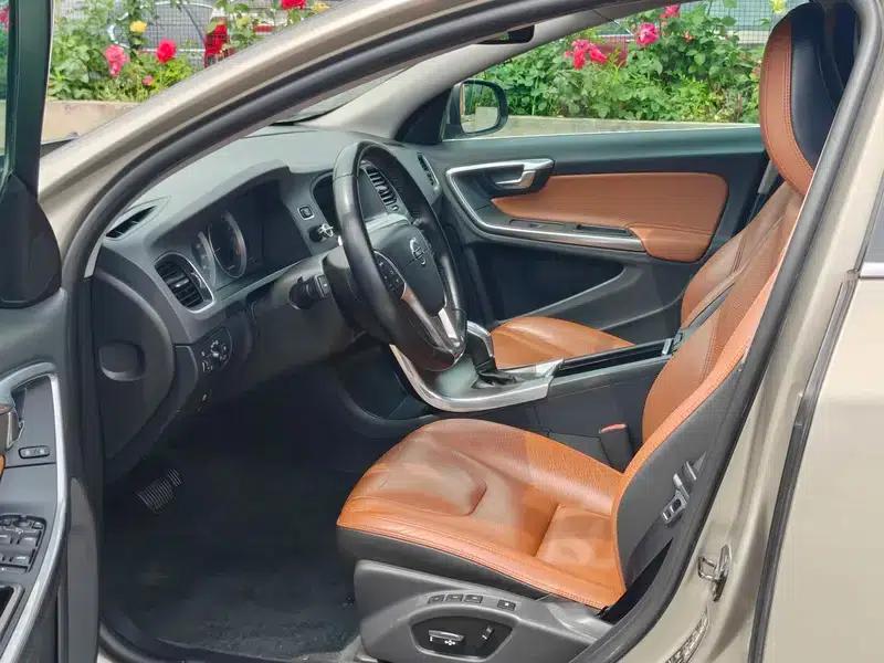2013 Volvo V60 T5 Comfort Edition — миниатюра 26