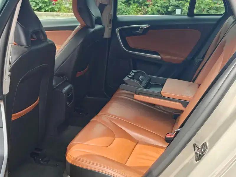 2013 Volvo V60 T5 Comfort Edition — миниатюра 28