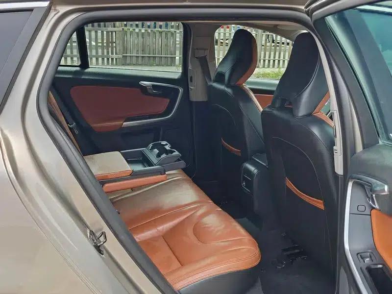 2013 Volvo V60 T5 Comfort Edition — миниатюра 29