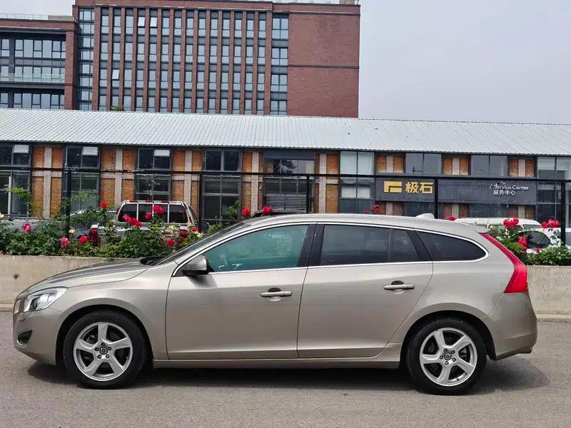 2013 Volvo V60 T5 Comfort Edition — миниатюра 4