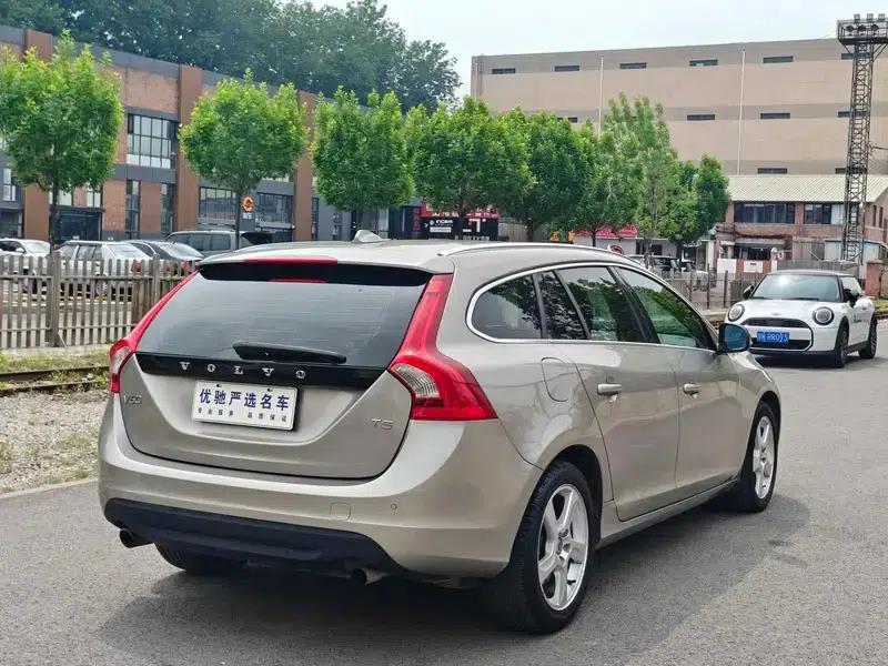 2013 Volvo V60 T5 Comfort Edition — миниатюра 7