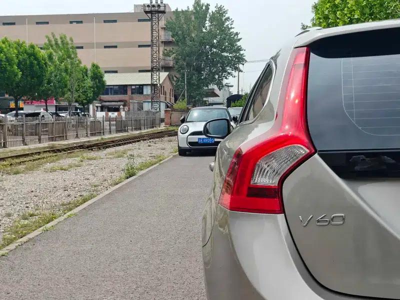 2013 Volvo V60 T5 Comfort Edition — миниатюра 10