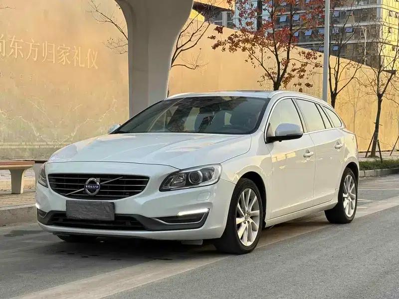 2015 Volvo V60 T5 Smart Edition — миниатюра 1