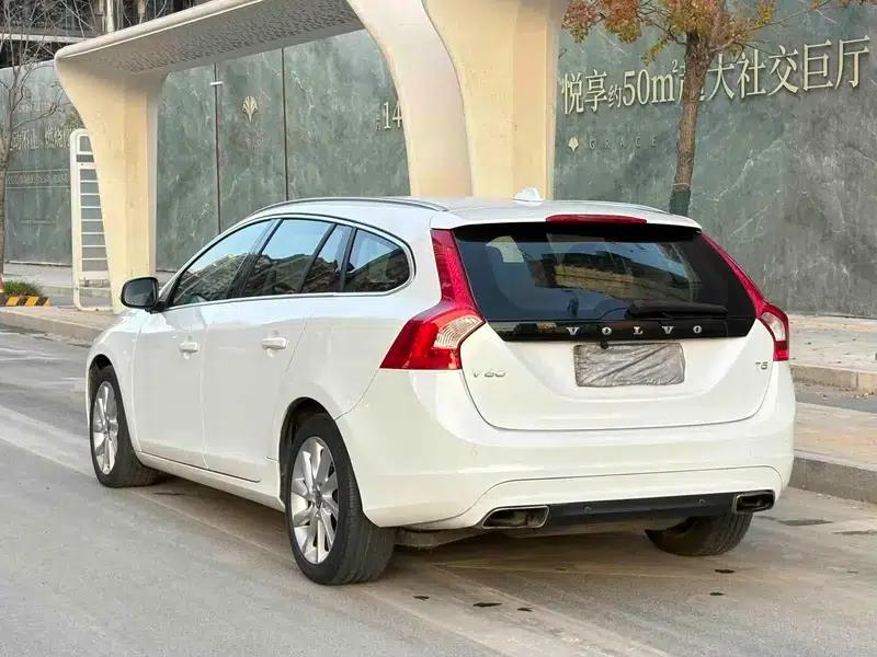 2015 Volvo V60 T5 Smart Edition — миниатюра 4