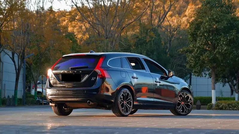 2013 Volvo V60 T5 Comfort Edition — миниатюра 3