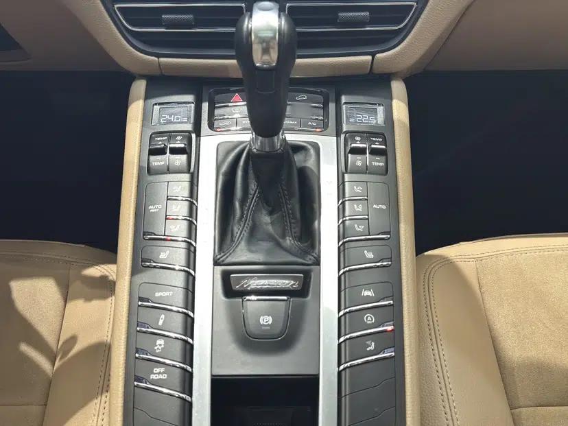 Porsche Macan 2018 Macan 2.0T — миниатюра 19