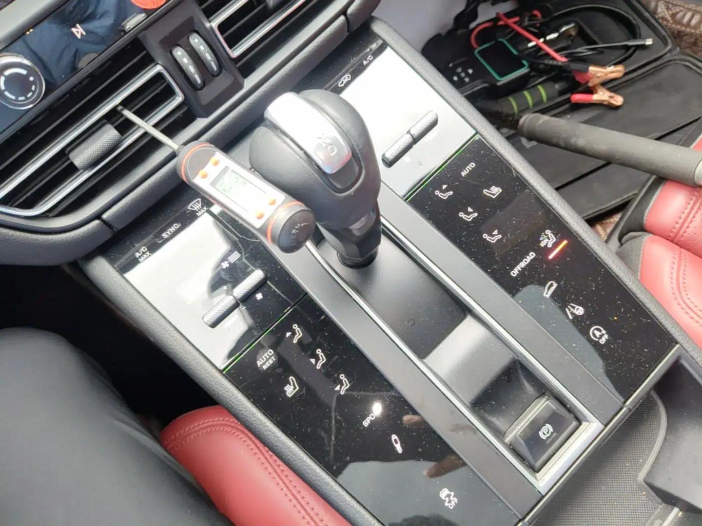 Porsche Macan 2023 Macan 2.0T — миниатюра 16