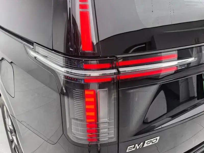 Volvo EM90 2025 Ultra 6-seater — миниатюра 5
