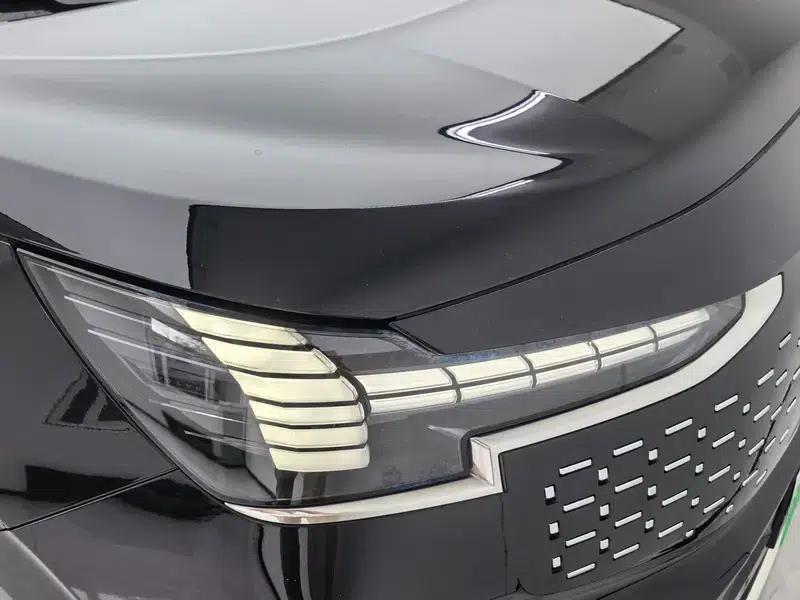 Volvo EM90 2025 Ultra 6-seater — миниатюра 6