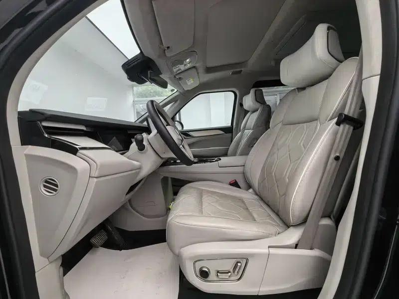 Volvo EM90 2025 Ultra 6-seater — миниатюра 8