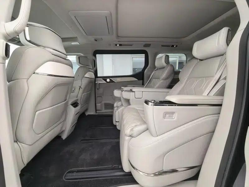 Volvo EM90 2025 Ultra 6-seater — миниатюра 9