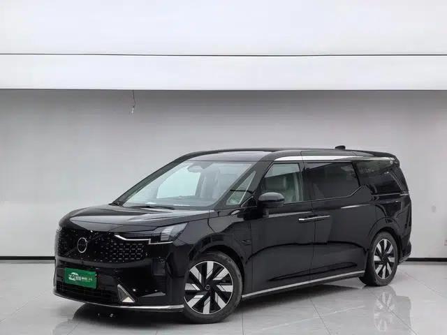 Volvo EM90 2025 Ultra 6-seater