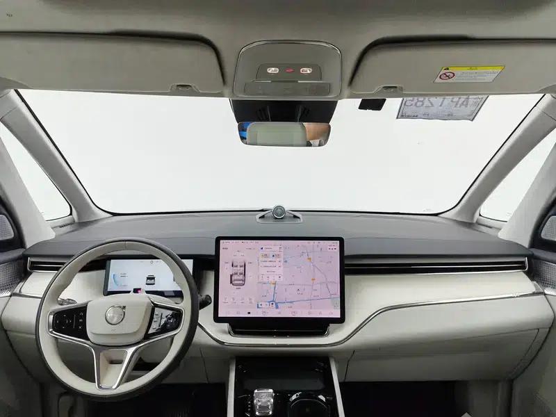 Volvo EM90 2025 Ultra 6-seater — миниатюра 7
