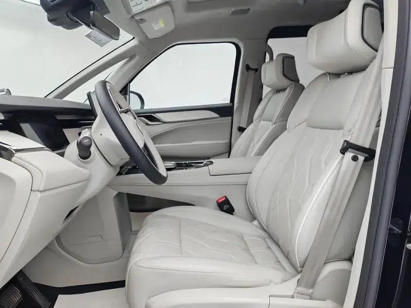 Volvo EM90 2025 Ultra 6-seater — миниатюра 8
