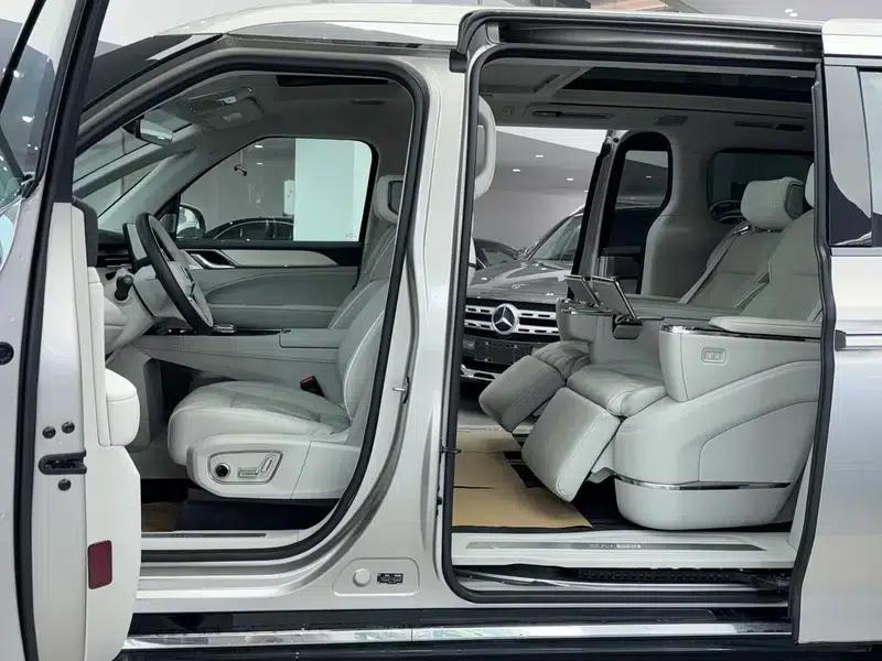 Volvo EM90 2025 Ultra 6-seater — миниатюра 12
