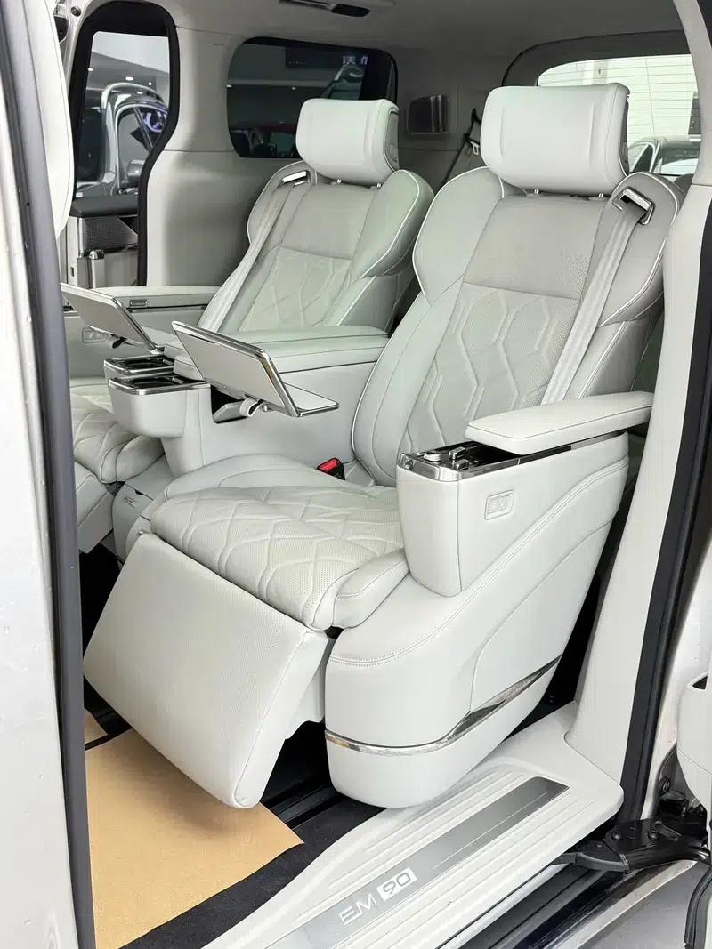 Volvo EM90 2025 Ultra 6-seater — миниатюра 16