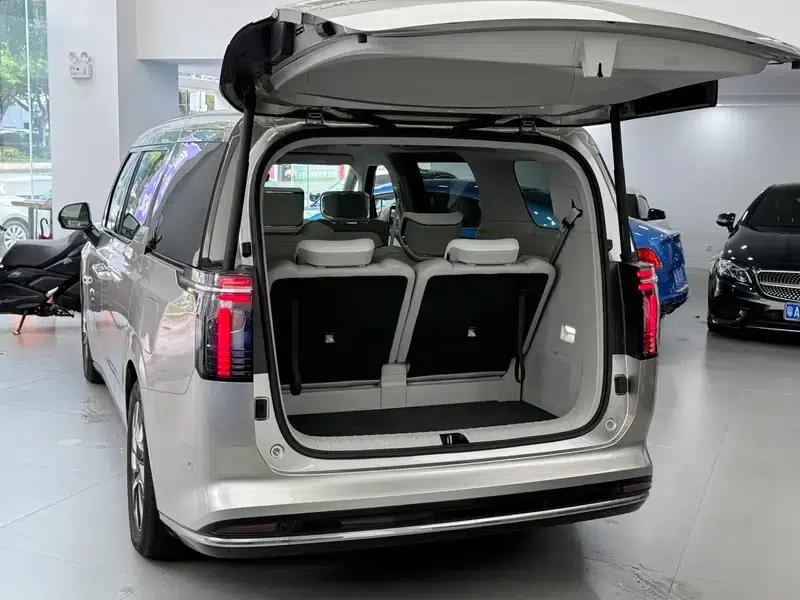 Volvo EM90 2025 Ultra 6-seater — миниатюра 18