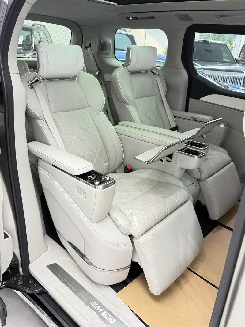 Volvo EM90 2025 Ultra 6-seater — миниатюра 6