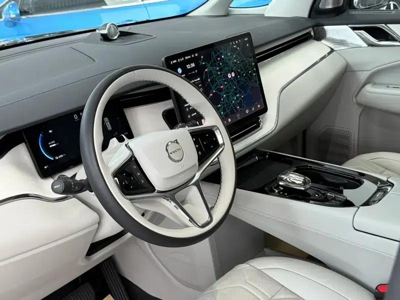 Volvo EM90 2025 Ultra 6-seater — миниатюра 10