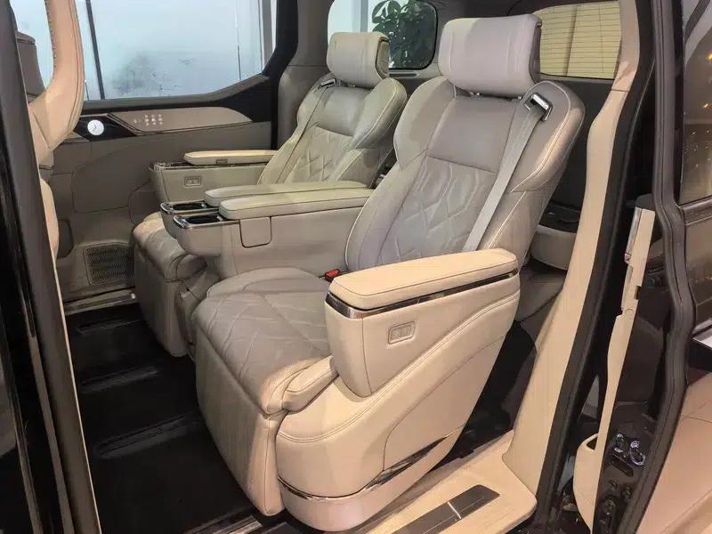 Volvo EM90 2025 Ultra 6-seater — миниатюра 16