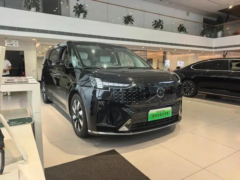 Volvo EM90 2025 Ultra 6-seater — миниатюра 3