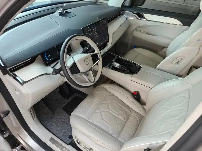Volvo EM90 2025 Ultra 6-seater — миниатюра 9