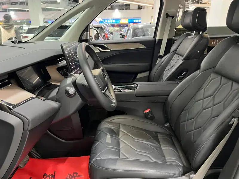 Volvo EM90 2025 Ultra 6-seater — миниатюра 13