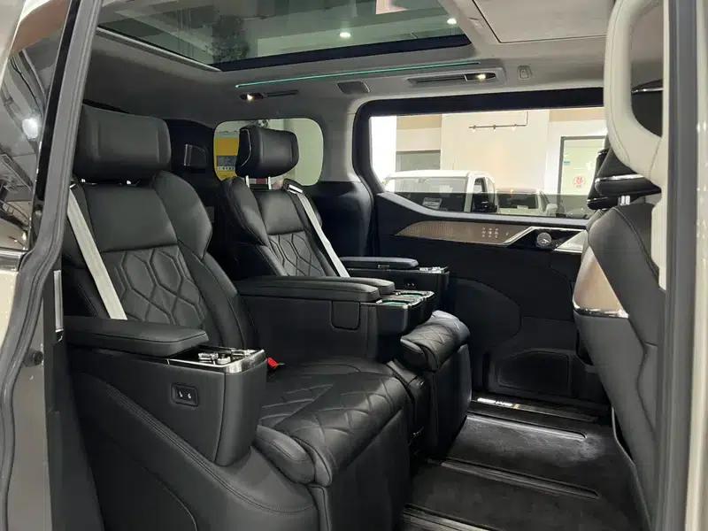 Volvo EM90 2025 Ultra 6-seater — миниатюра 15