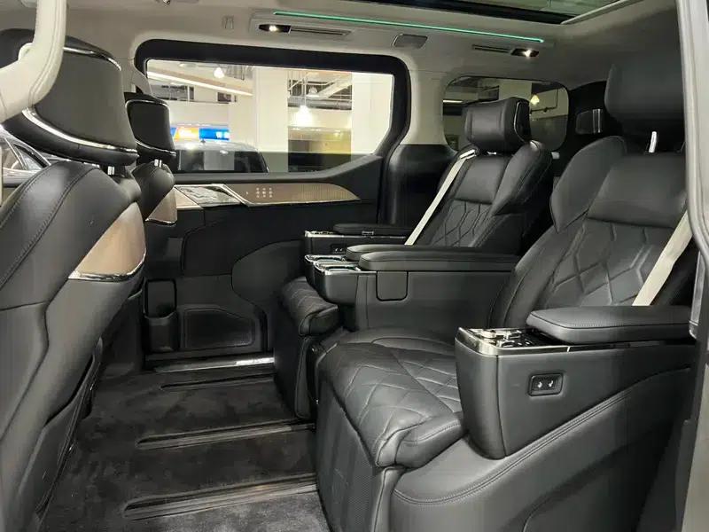 Volvo EM90 2025 Ultra 6-seater — миниатюра 18