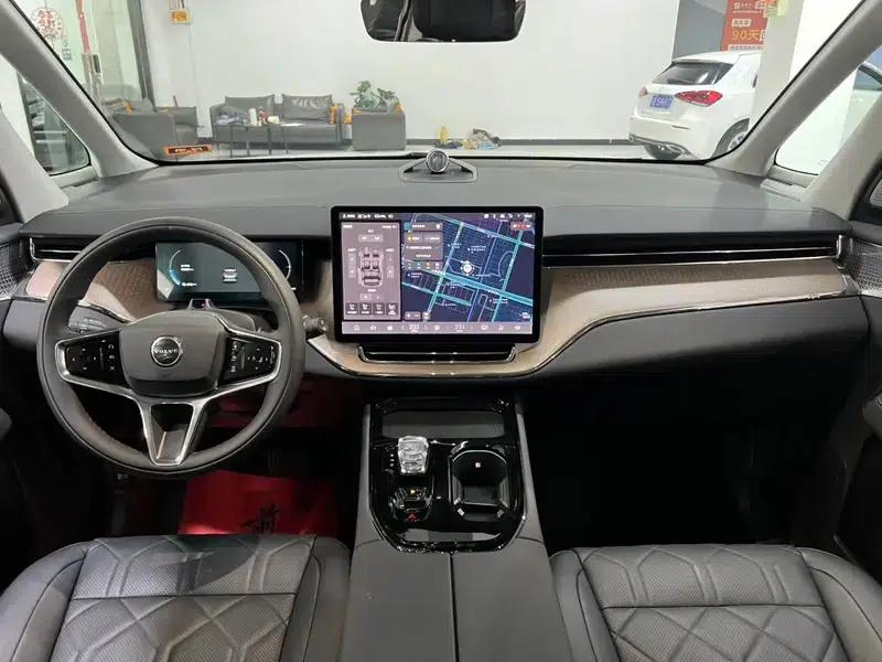 Volvo EM90 2025 Ultra 6-seater — миниатюра 7
