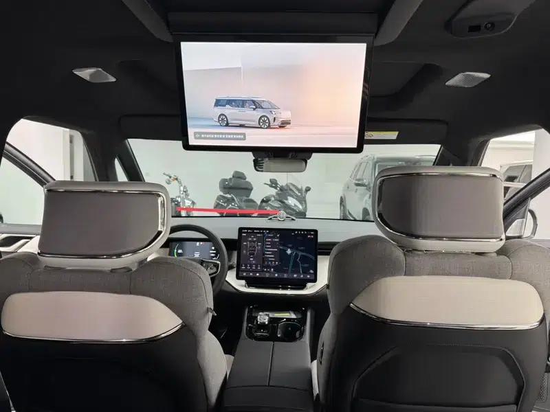 Volvo EM90 2025 Ultra 6-seater — миниатюра 13