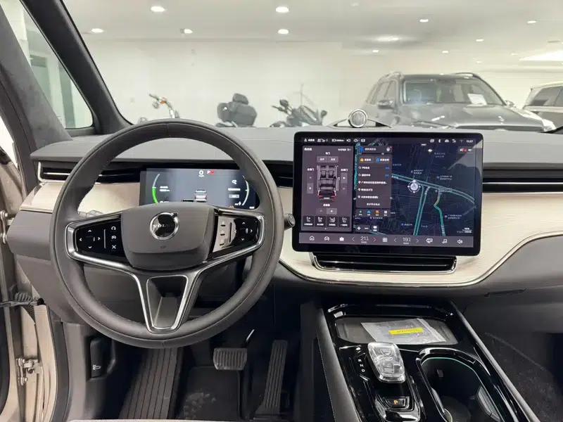 Volvo EM90 2025 Ultra 6-seater — миниатюра 15