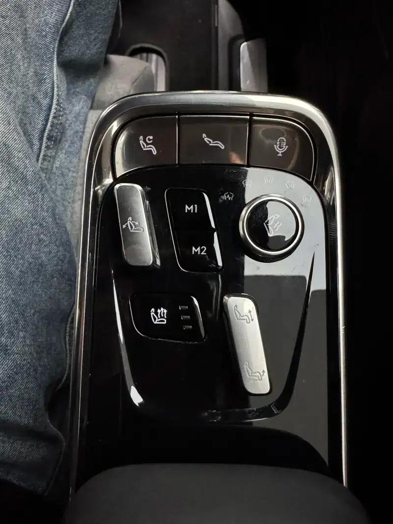 Volvo EM90 2025 Ultra 6-seater — миниатюра 17