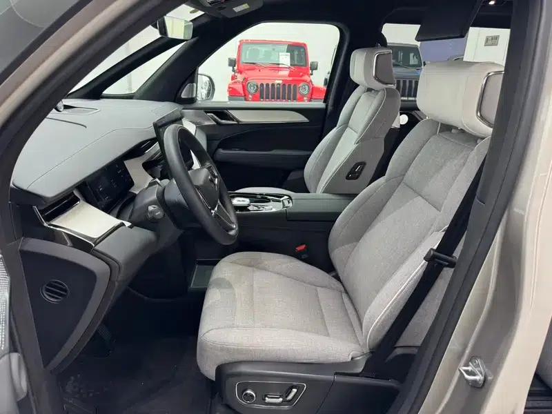 Volvo EM90 2025 Ultra 6-seater — миниатюра 21