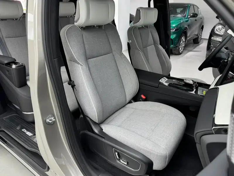 Volvo EM90 2025 Ultra 6-seater — миниатюра 22