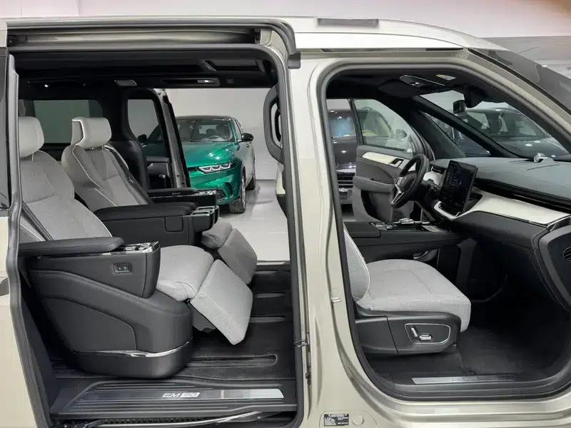 Volvo EM90 2025 Ultra 6-seater — миниатюра 23