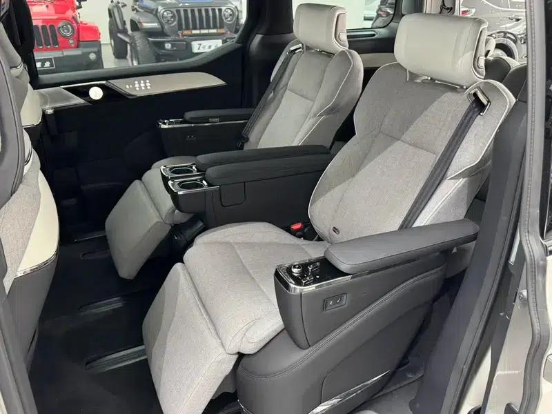 Volvo EM90 2025 Ultra 6-seater — миниатюра 24