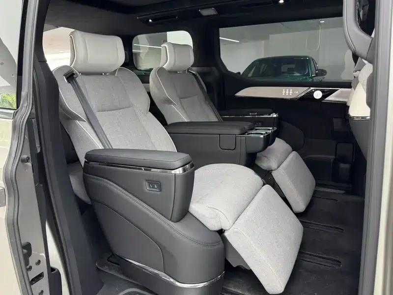 Volvo EM90 2025 Ultra 6-seater — миниатюра 10