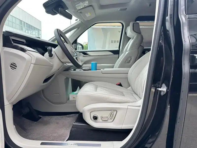Volvo EM90 2025 Ultra 6-seater — миниатюра 13