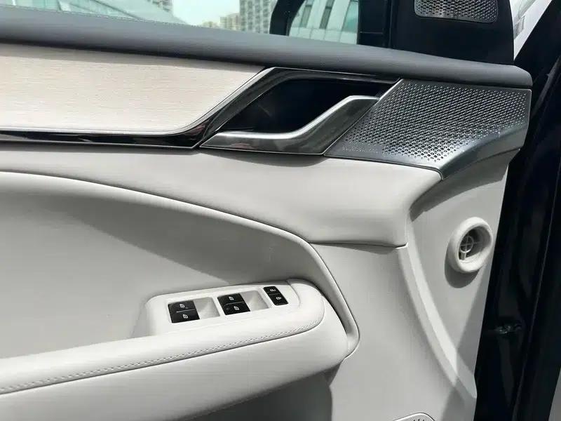 Volvo EM90 2025 Ultra 6-seater — миниатюра 16