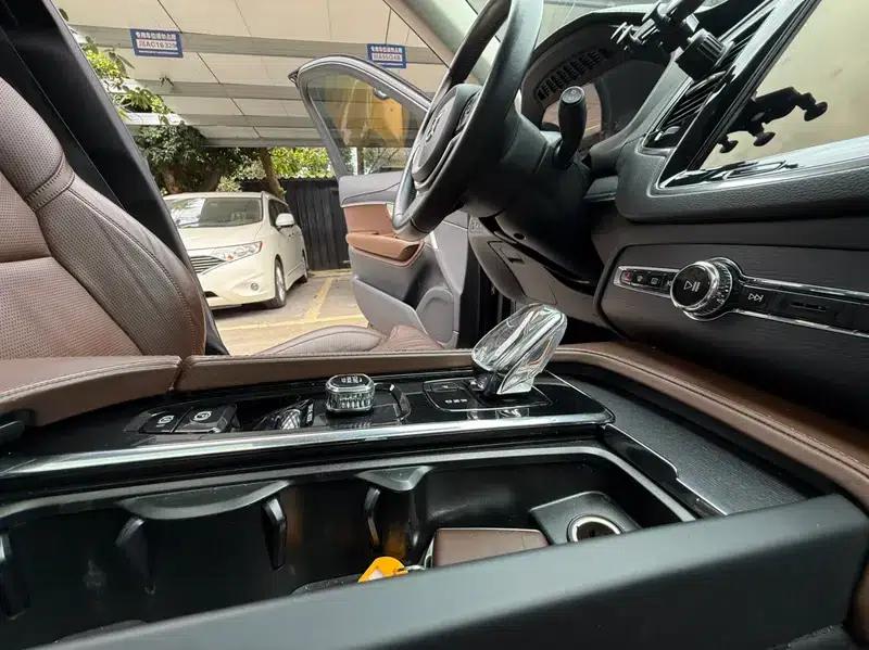 Volvo XC90 PHEV 2020 E-Drive Hybrid T8 Inscription Luxury Edition 7-seater China VI Emission Standard — миниатюра 11
