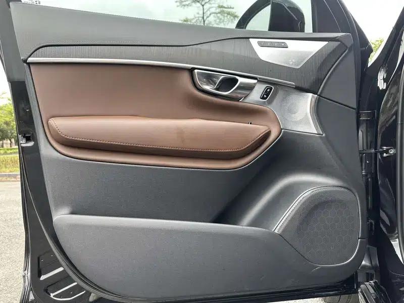 Volvo XC90 PHEV 2022 E-Drive Hybrid T8 Inscription Luxury Edition 7-seater — миниатюра 10