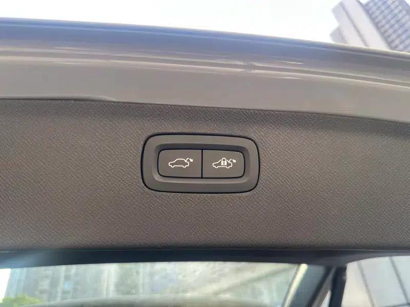 Volvo XC90 PHEV 2025 Facelift E-Drive Hybrid T8 Long Range Premium Luxury Edition 7-Seater — миниатюра 11