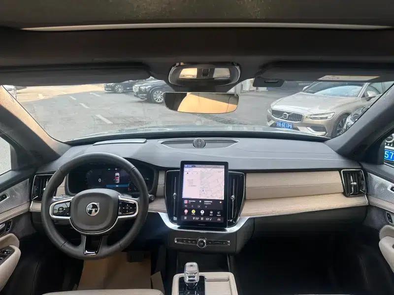 Volvo XC90 PHEV 2025 Facelift E-Drive Hybrid T8 Long Range Premium Luxury Edition 7-Seater — миниатюра 16