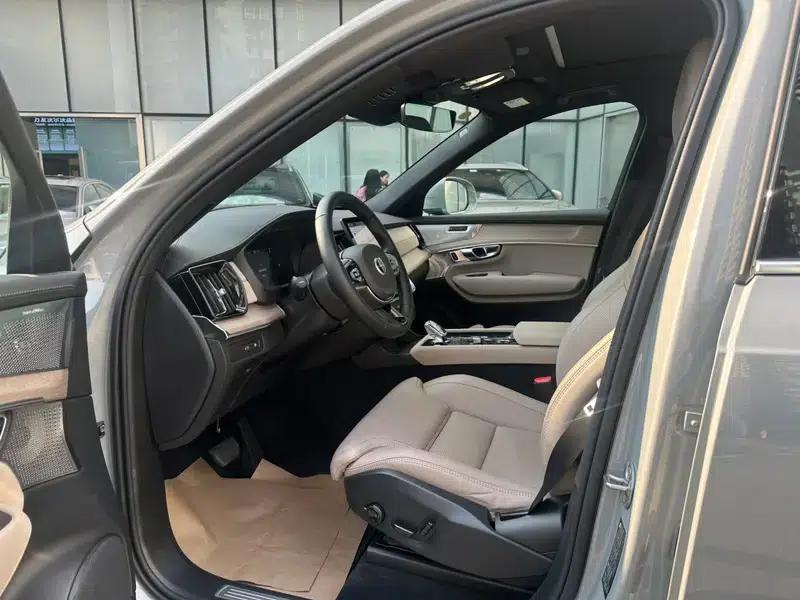 Volvo XC90 PHEV 2025 Facelift E-Drive Hybrid T8 Long Range Premium Luxury Edition 7-Seater — миниатюра 20