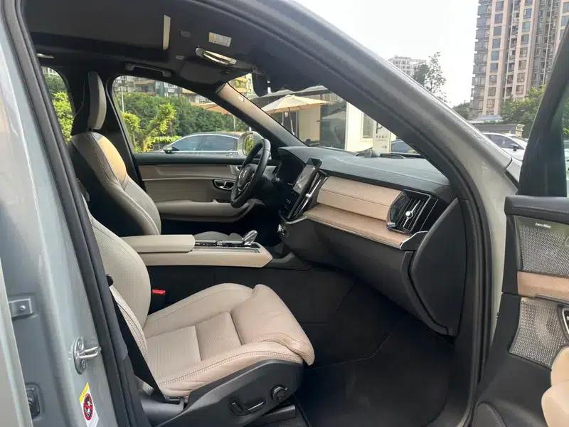 Volvo XC90 PHEV 2025 Facelift E-Drive Hybrid T8 Long Range Premium Luxury Edition 7-Seater — миниатюра 24