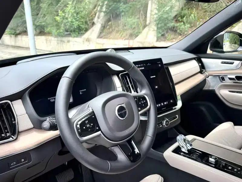 Volvo XC90 PHEV 2025 Facelift E-Drive Hybrid T8 Long Range Premium Luxury Edition 7-Seater — миниатюра 13